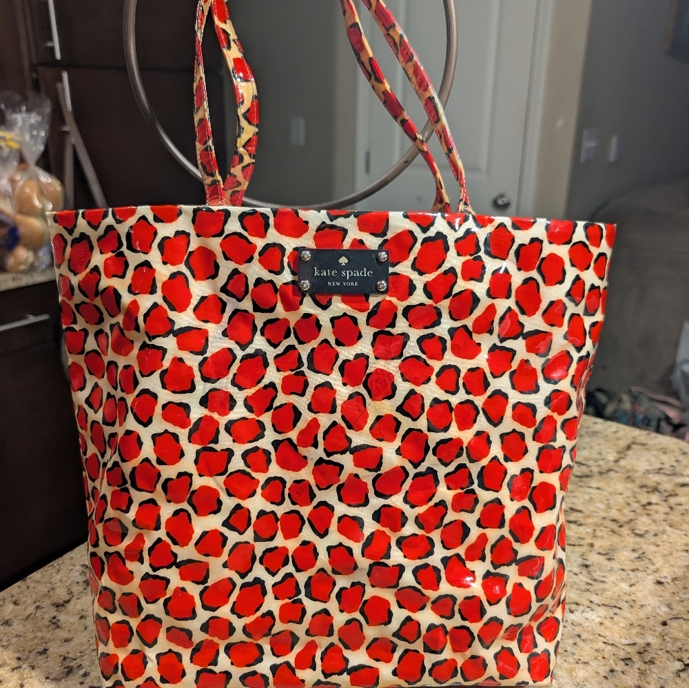 Kate Spade New York Daycation Bon Shopper Tote Coated Canvas Vintage Storybook